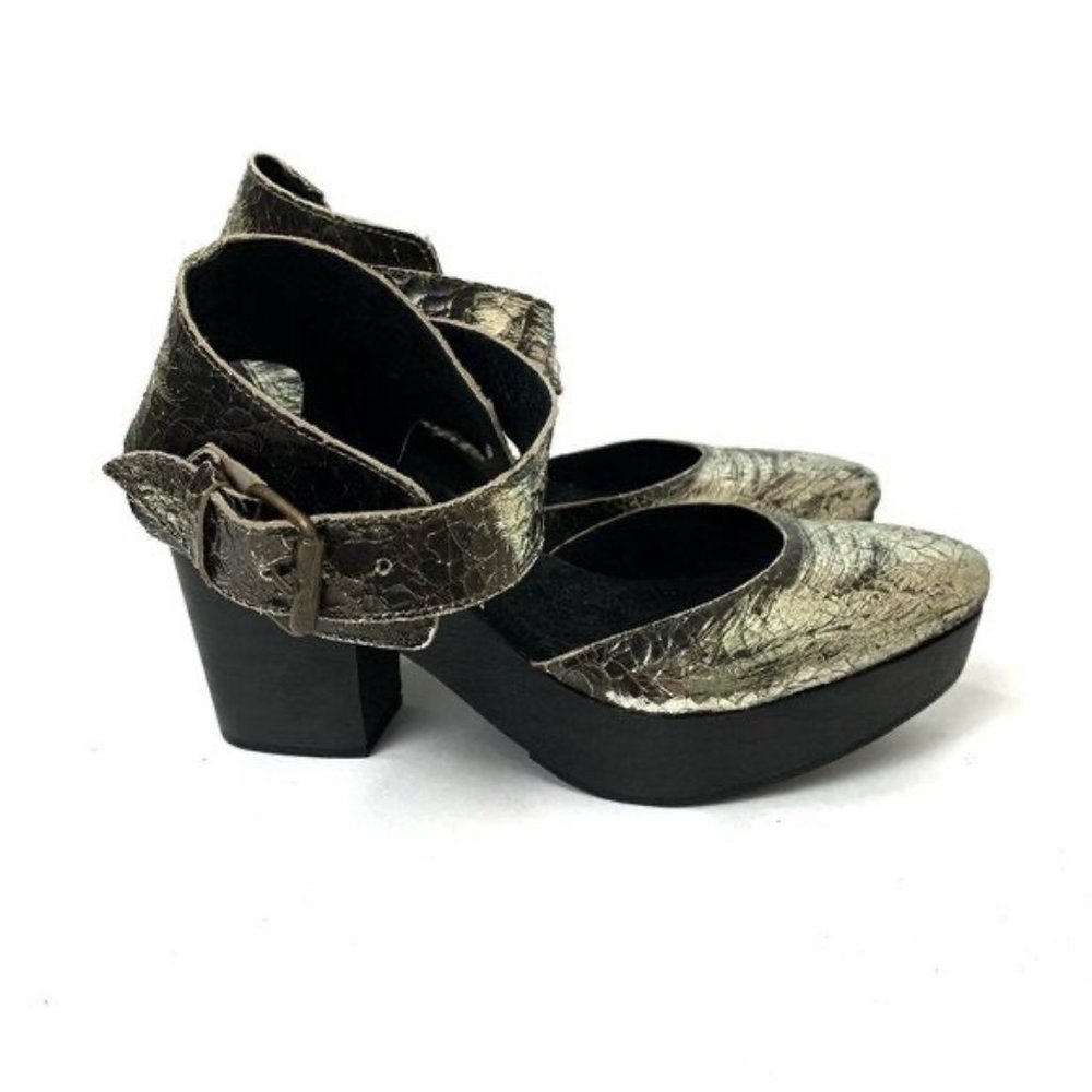 Free People Crushed Gold Metallic Platform Block Heels - Size 6
